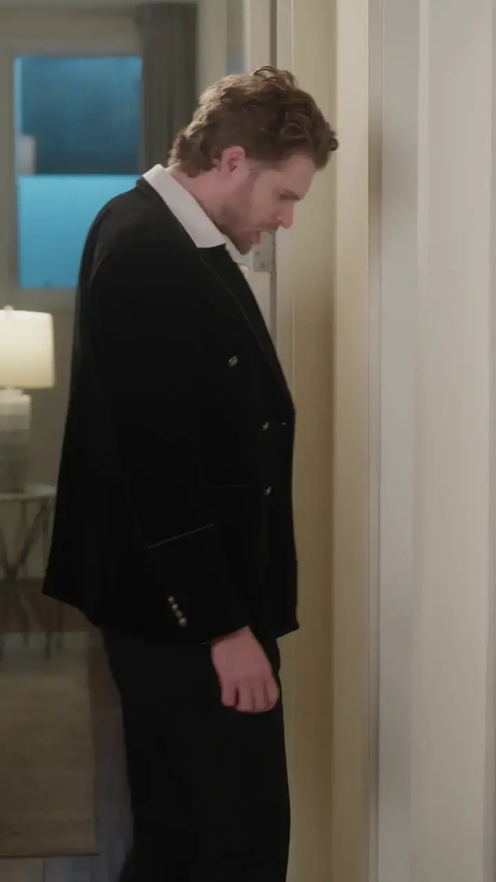 Episode 52 of Honey-Trapped My Fiancé's Billionaire Rival