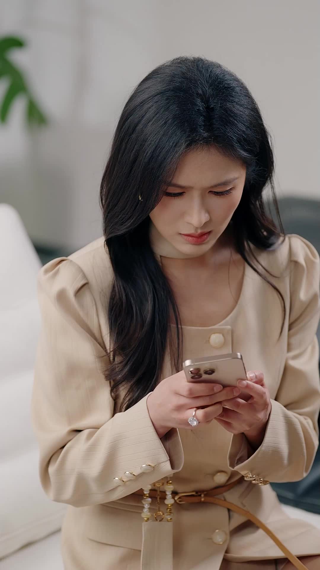 Episode 6 of I Found My Husband's Secret
