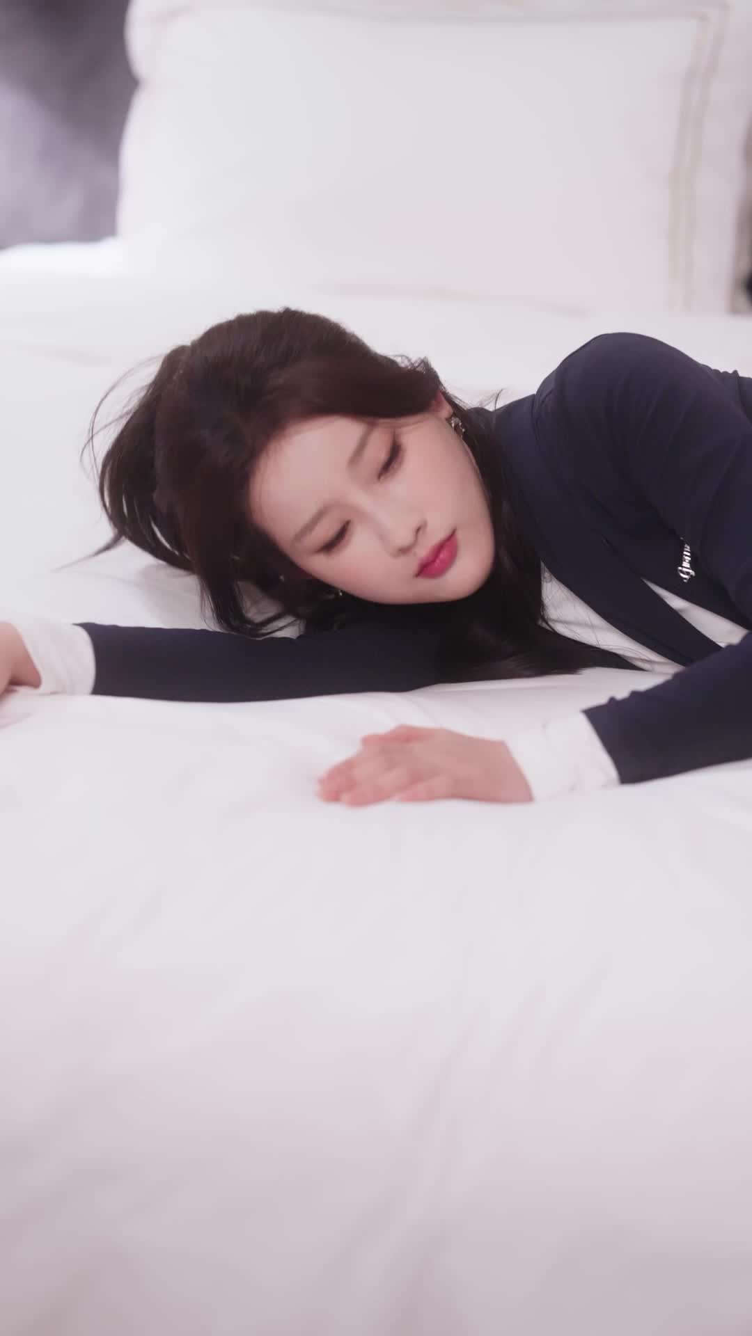 Episode 28 of I Married a Secret Billionaire
