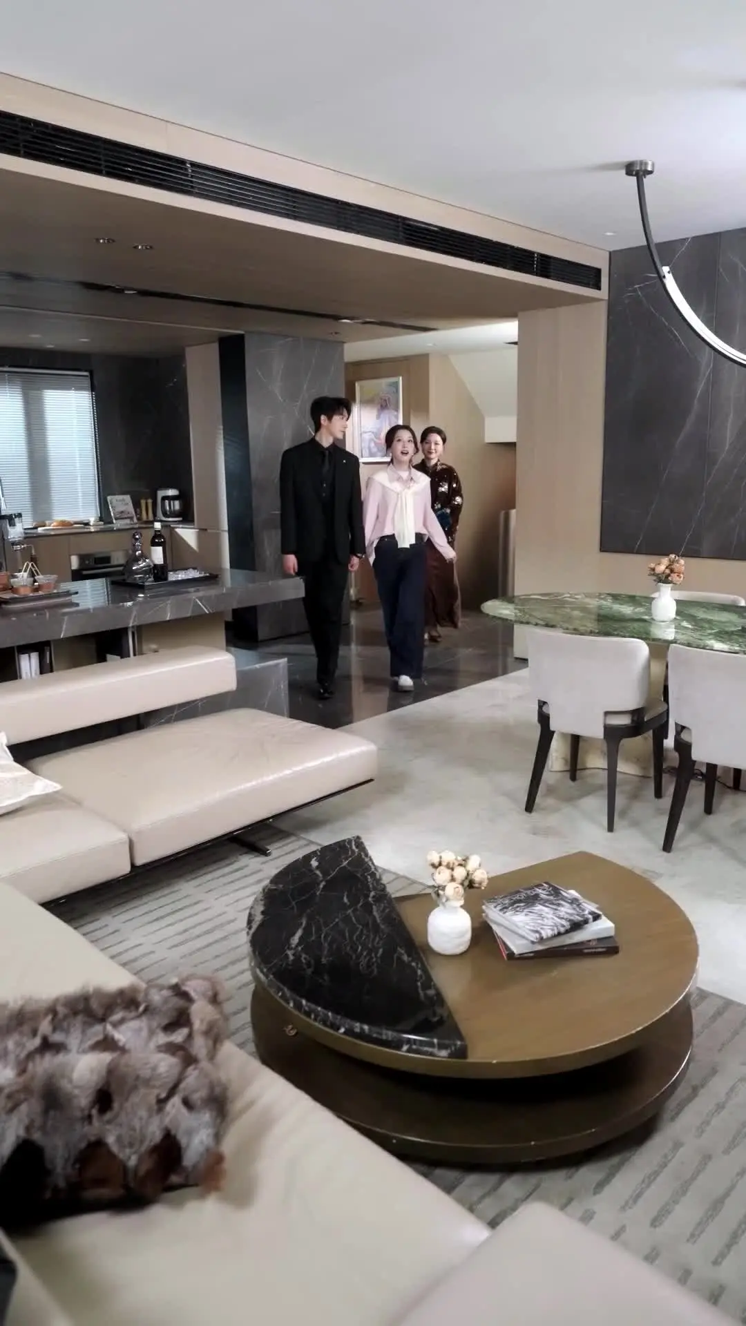 Episode 38 of I Married a Secret Billionaire