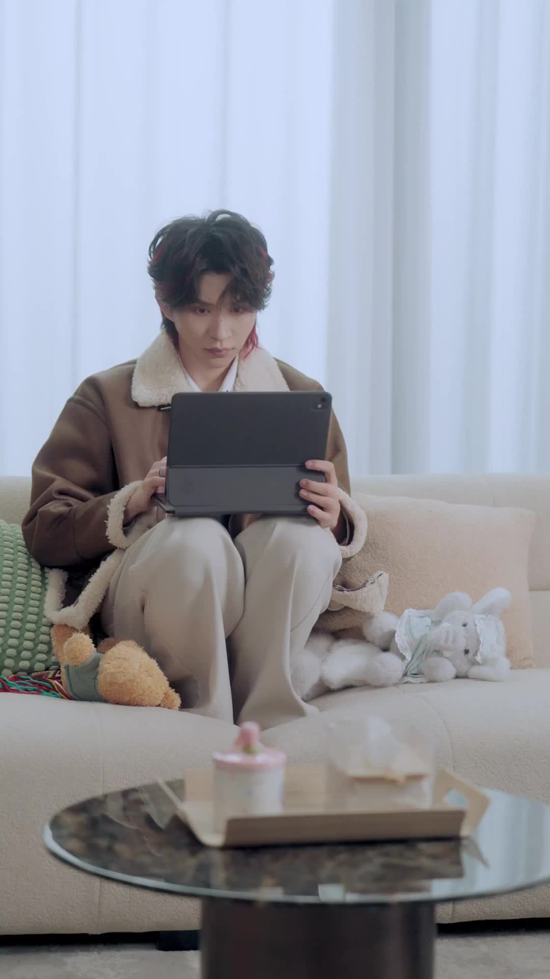 Episode 10 of I Went for Money, Found Love