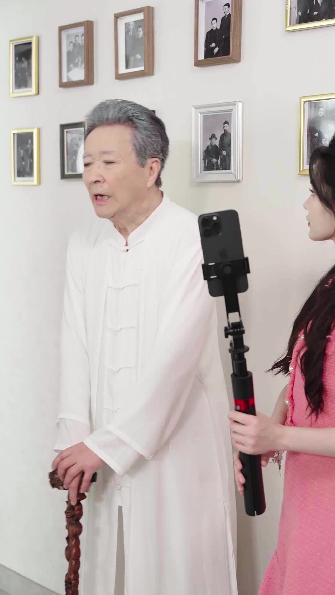Episode 46 of Immortal Grandpa Goes Viral!