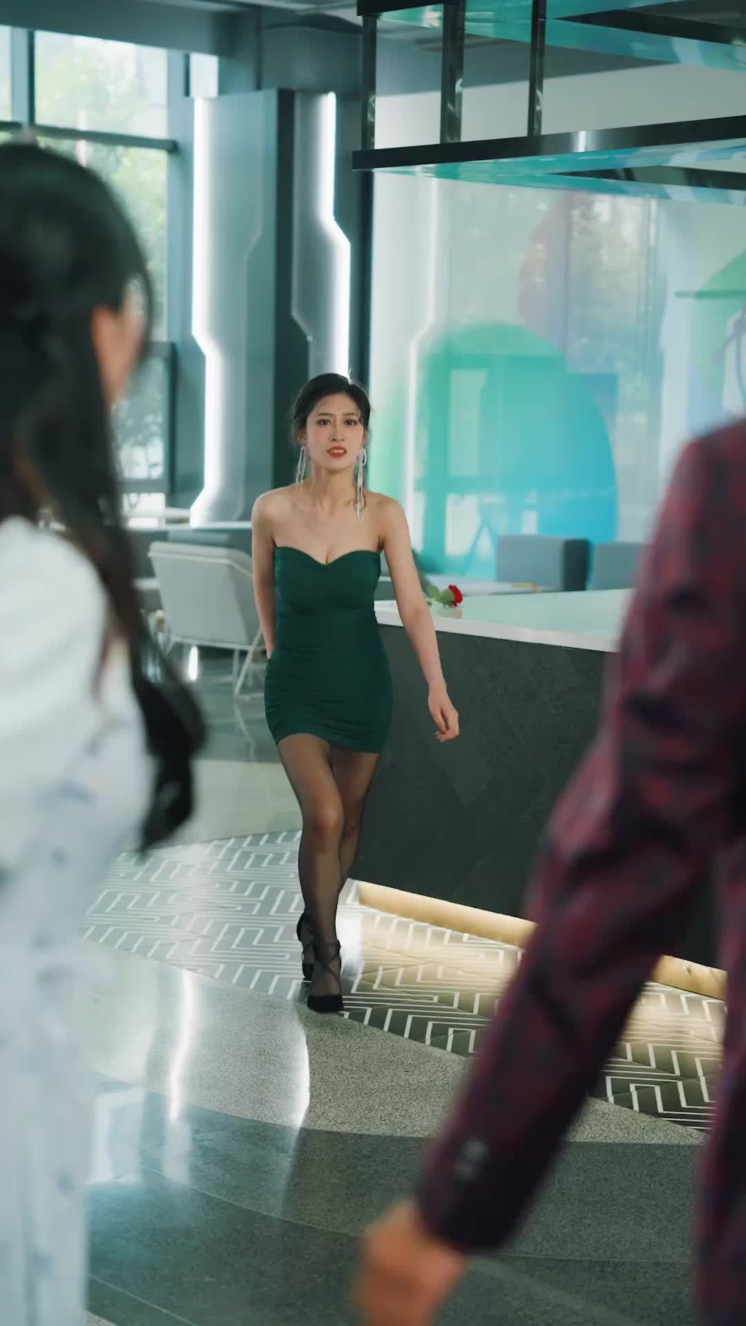 Episode 33 of Impostor Heiress