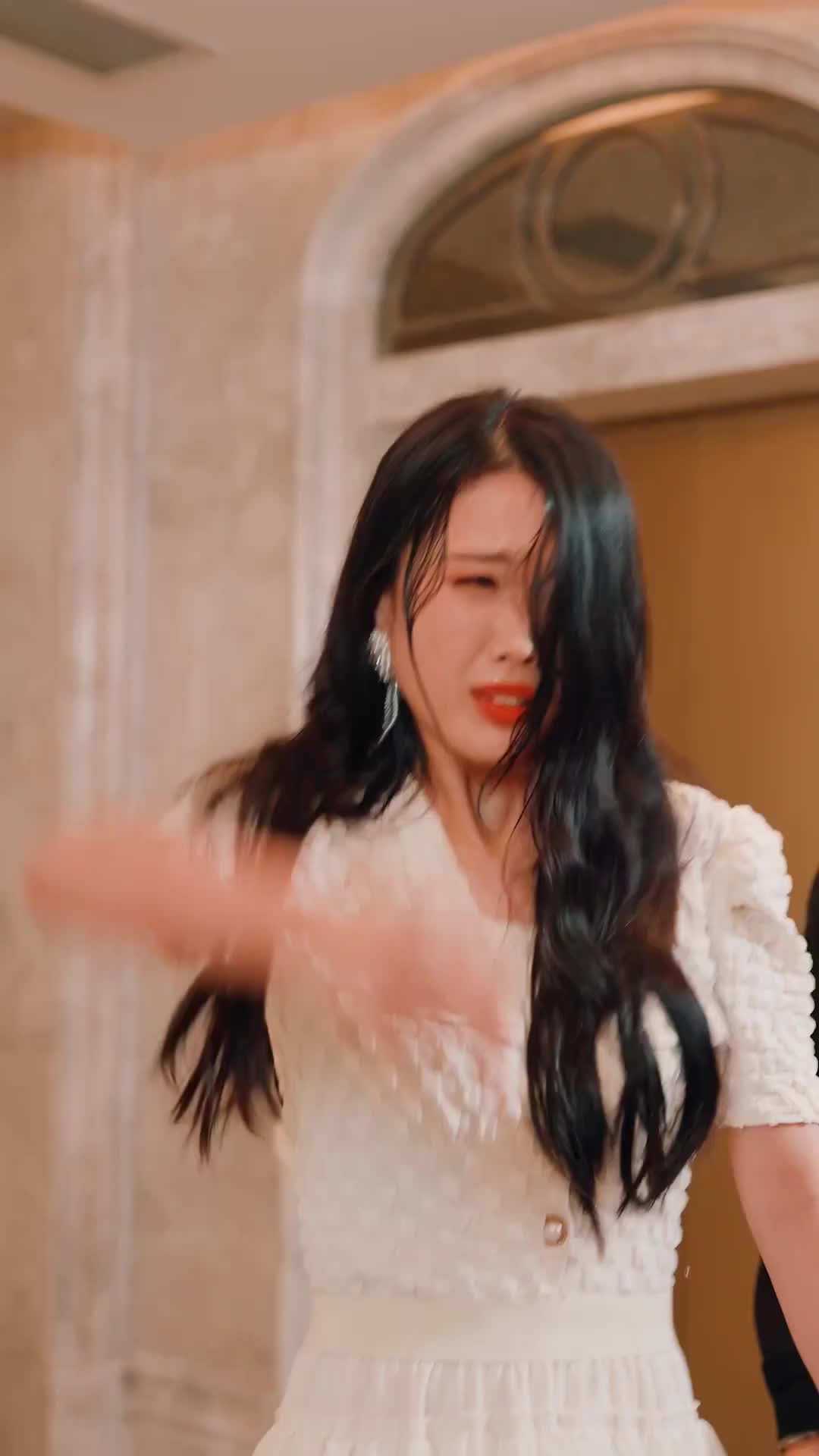 Episode 42 of Impostor Heiress