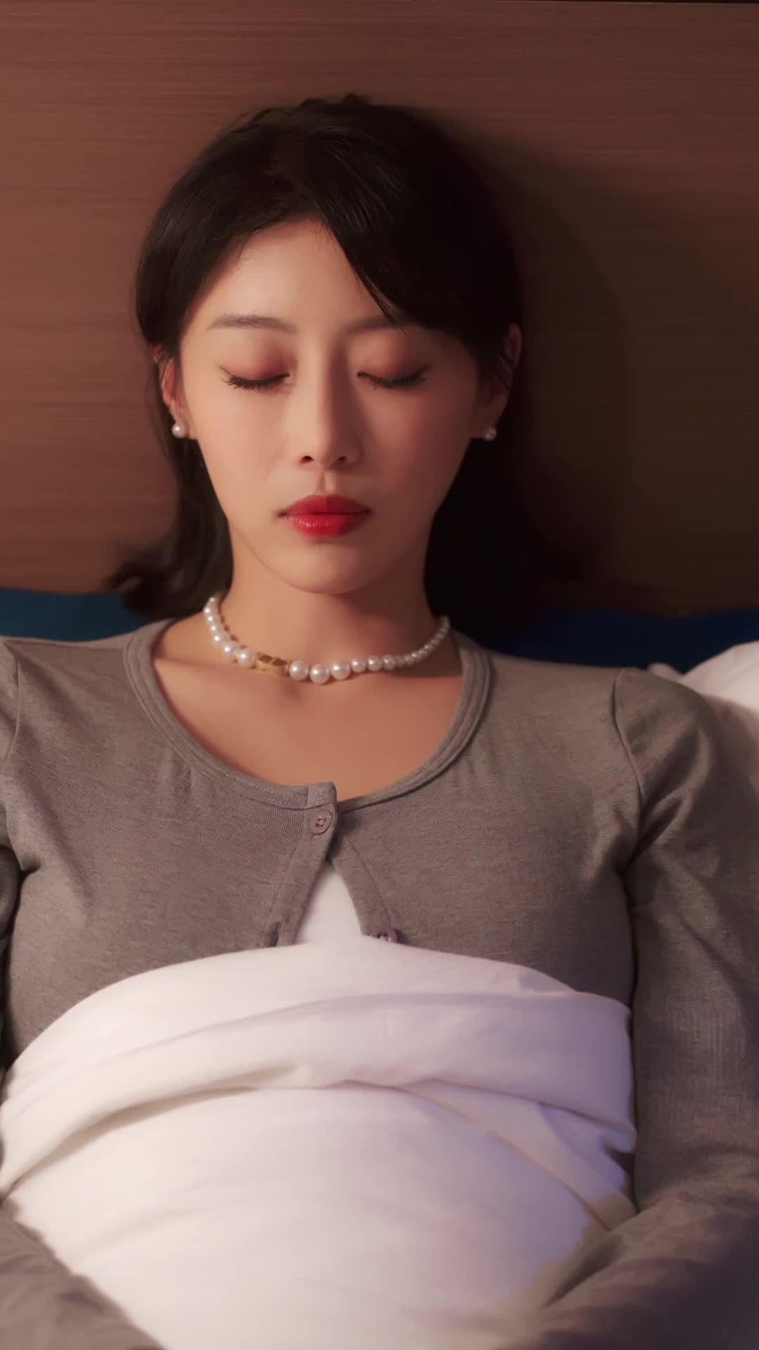 Episode 13 of In This Life, Crown Princess Steals the Spotlight