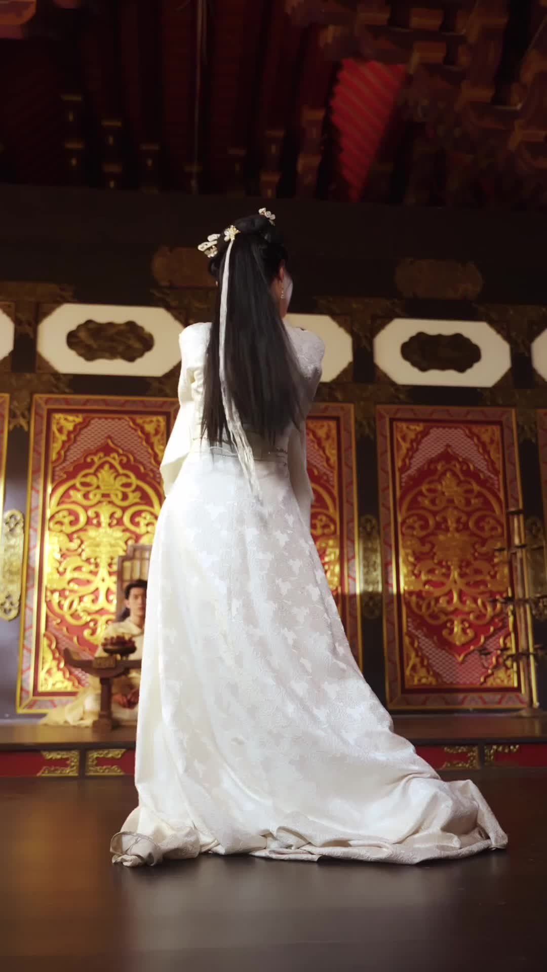 Episode 36 of In This Life, Crown Princess Steals the Spotlight