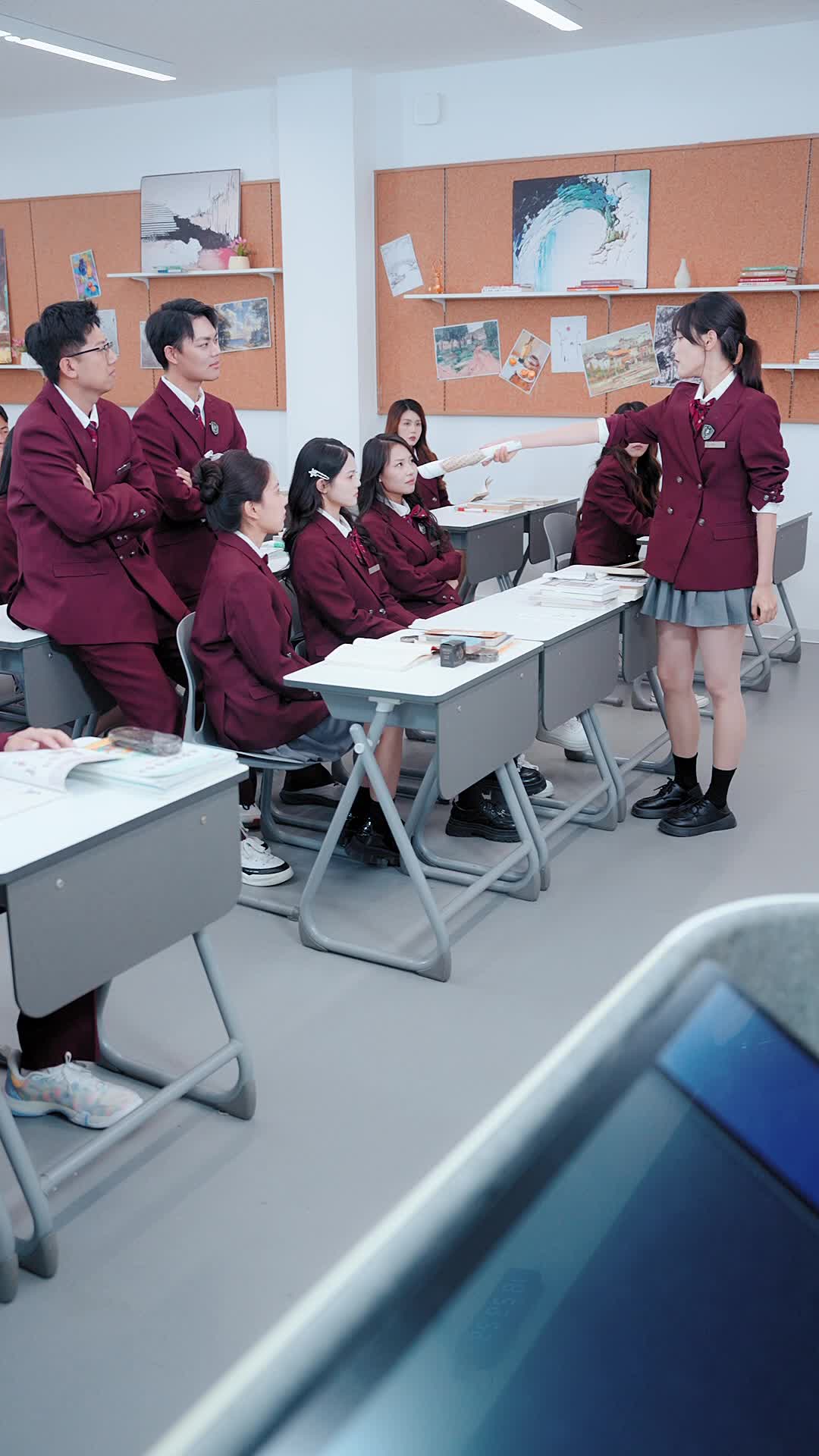 Episode 17 of Lady-in-Waiting vs. Lady Fake