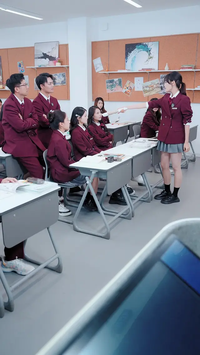 Episode 17 of Lady-in-Waiting vs. Lady Fake