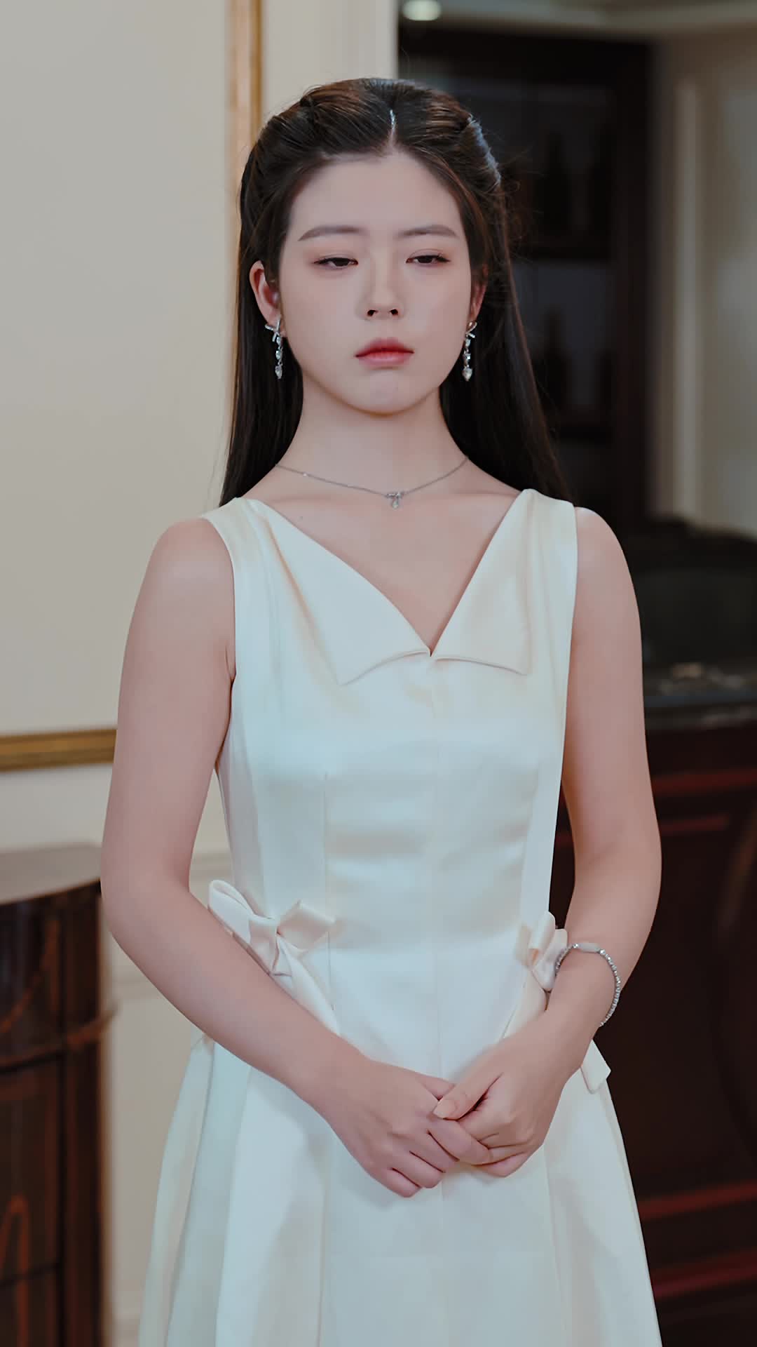 Episode 53 of Lady-in-Waiting vs. Lady Fake