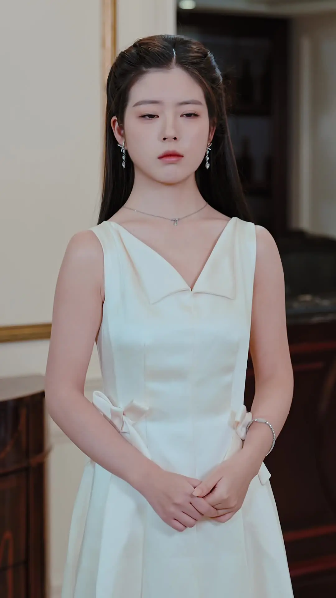 Episode 53 of Lady-in-Waiting vs. Lady Fake