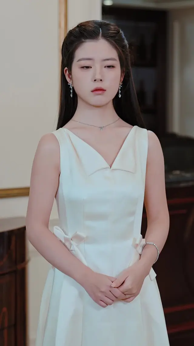 Episode 53 of Lady-in-Waiting vs. Lady Fake