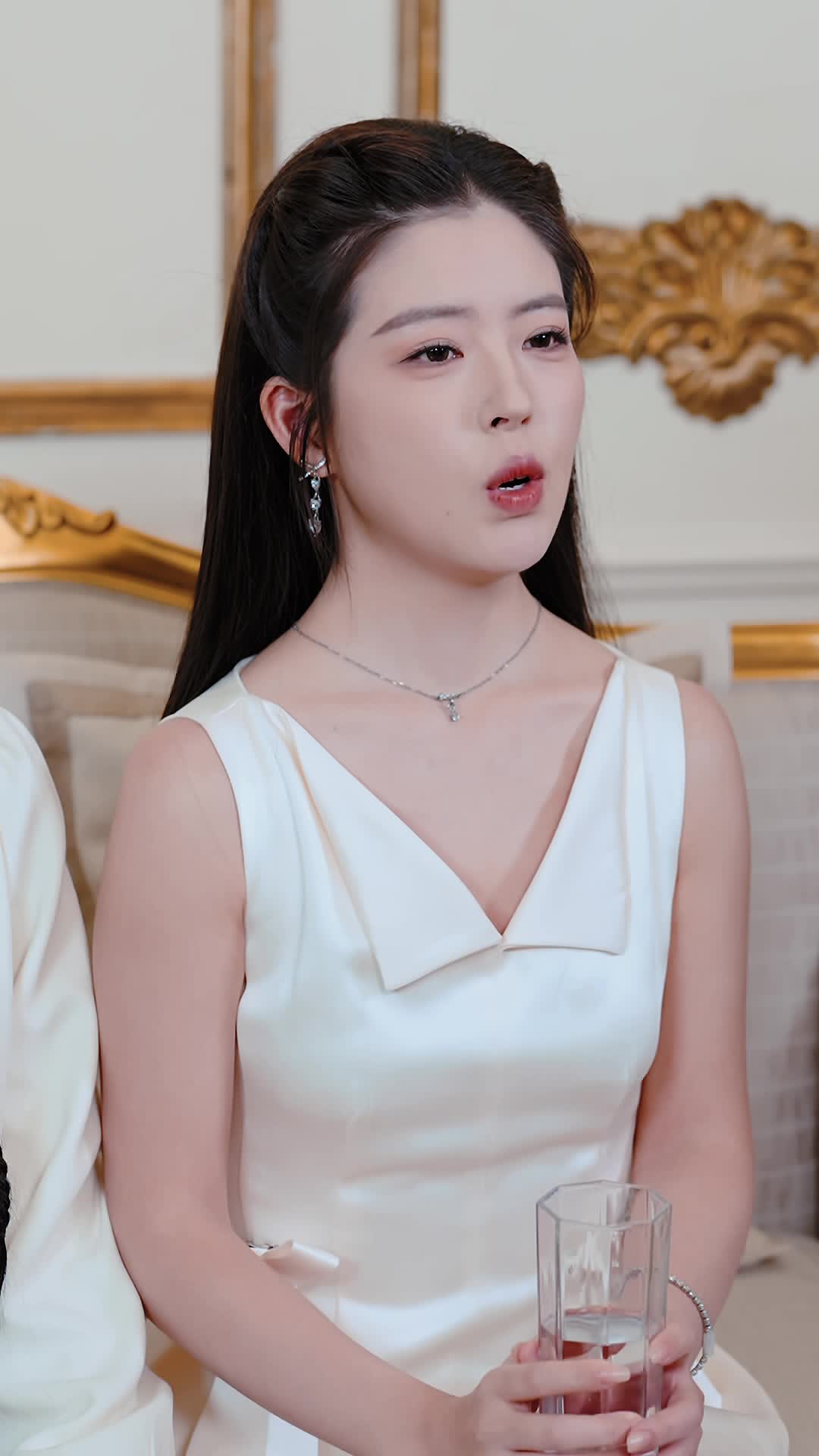 Episode 54 of Lady-in-Waiting vs. Lady Fake