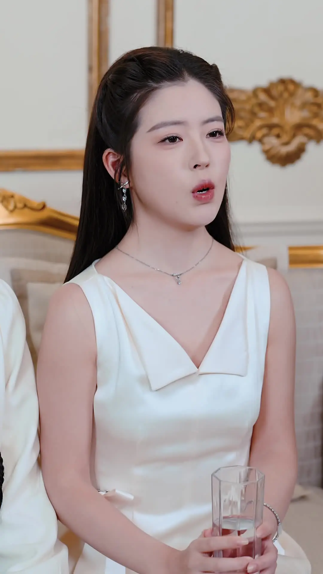 Episode 54 of Lady-in-Waiting vs. Lady Fake