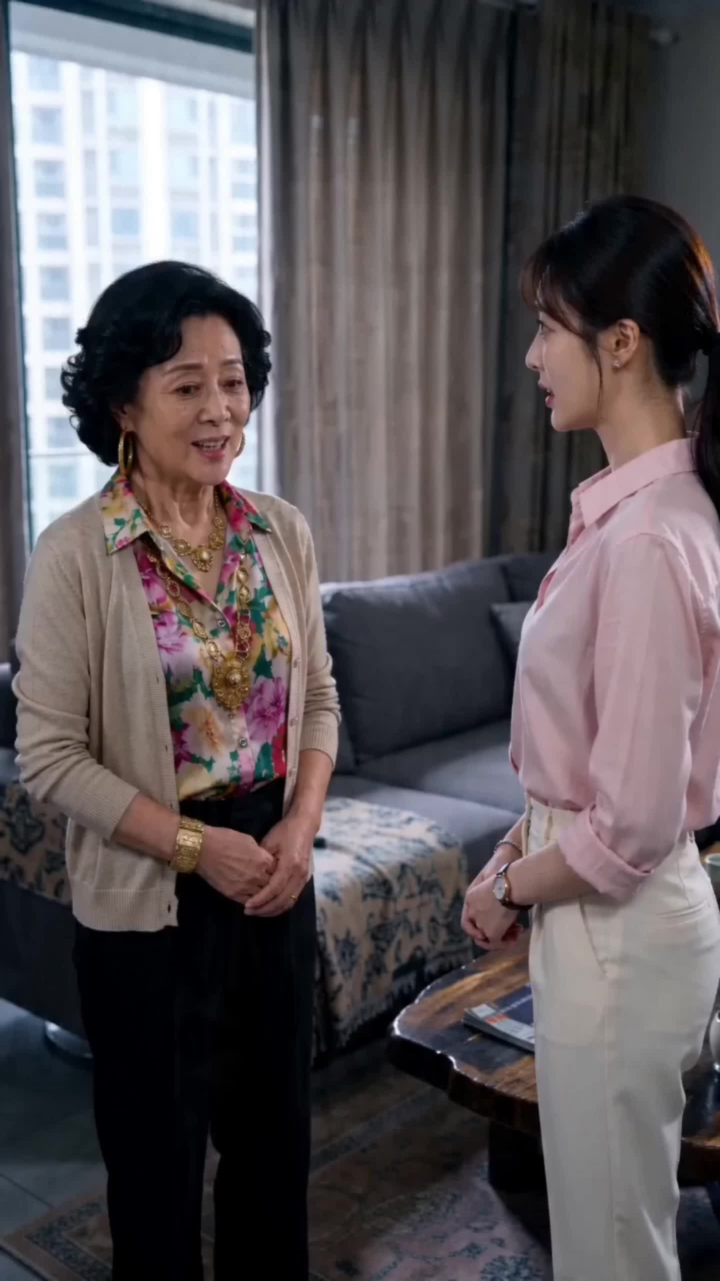 Episode 21 of Left at the Airport, Worth a Billion