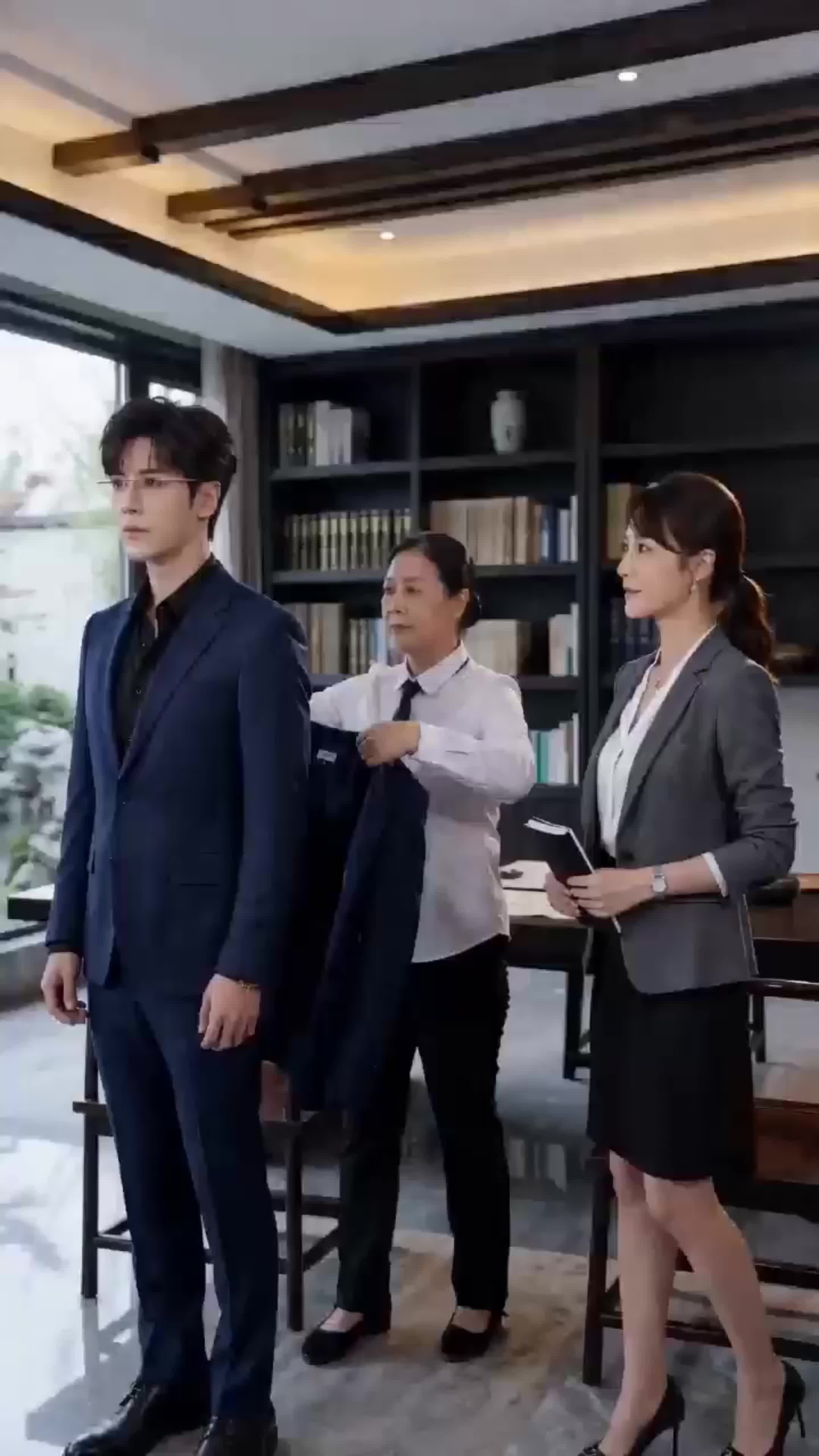 Episode 29 of Left at the Airport, Worth a Billion