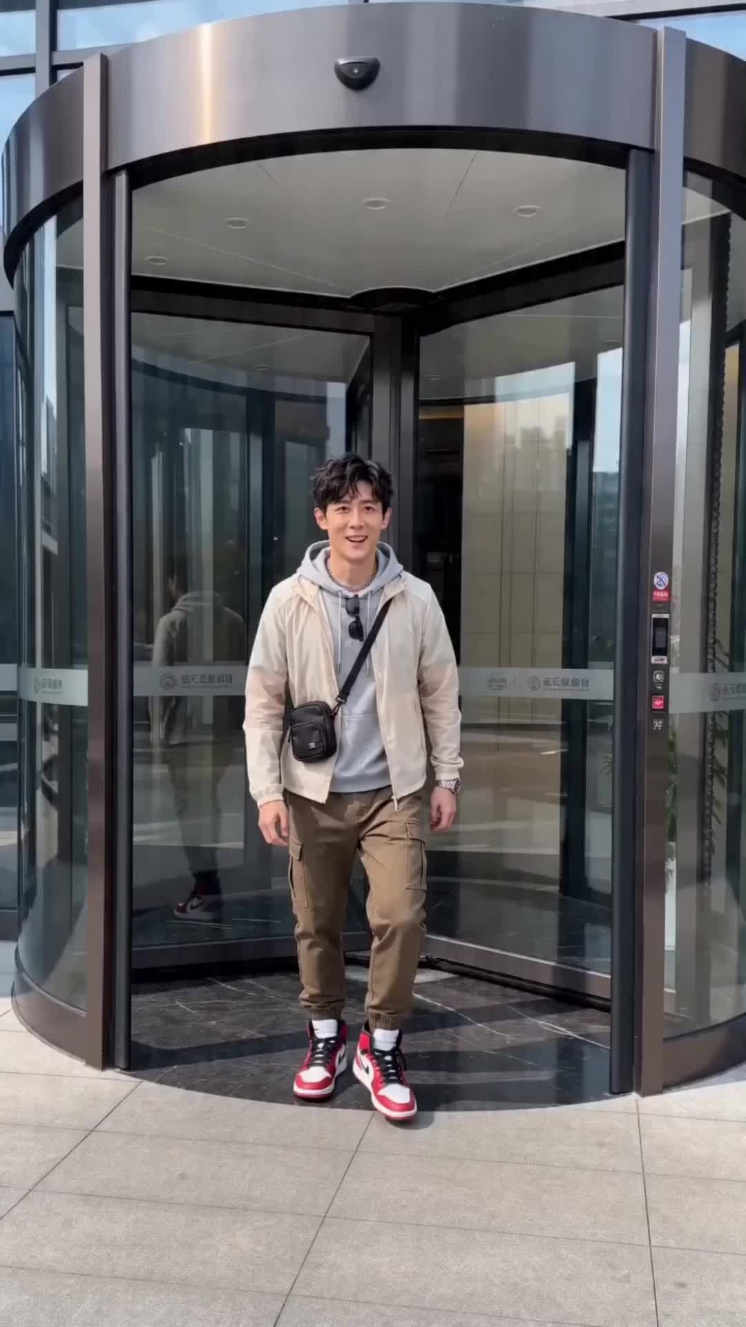 Episode 33 of Left at the Airport, Worth a Billion