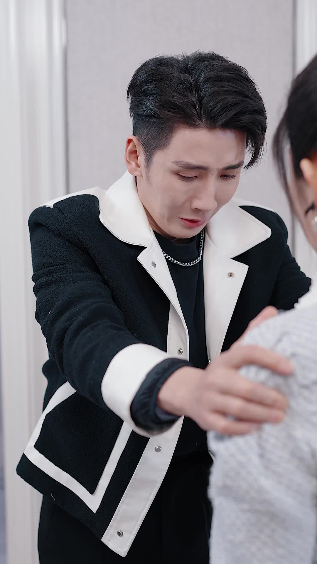 Episode 29 of Locked Out of His Heart