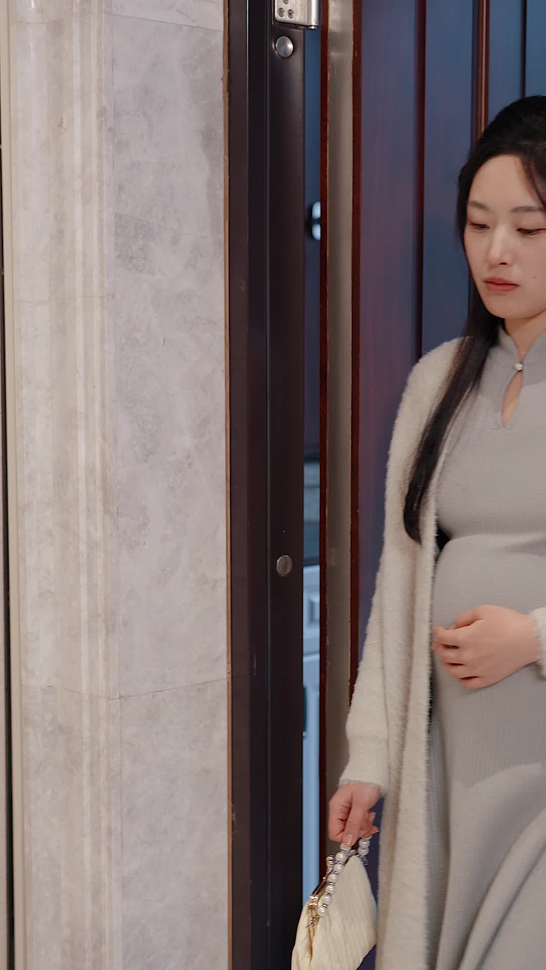 Episode 9 of Locked Out of His Heart