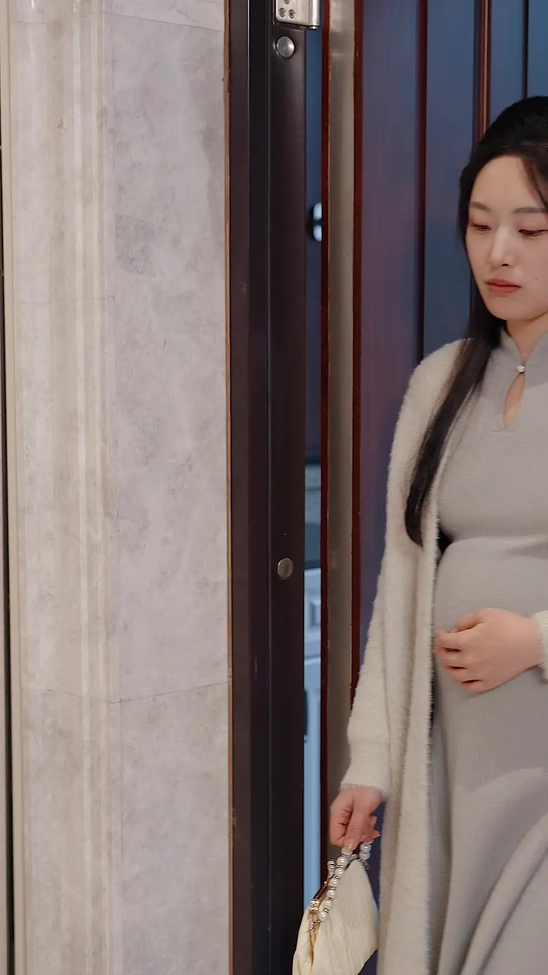 Episode 9 of Locked Out of His Heart