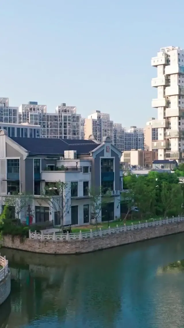 Episode 4 of Love After Rebirth: Spoiled by My Husband's Uncle