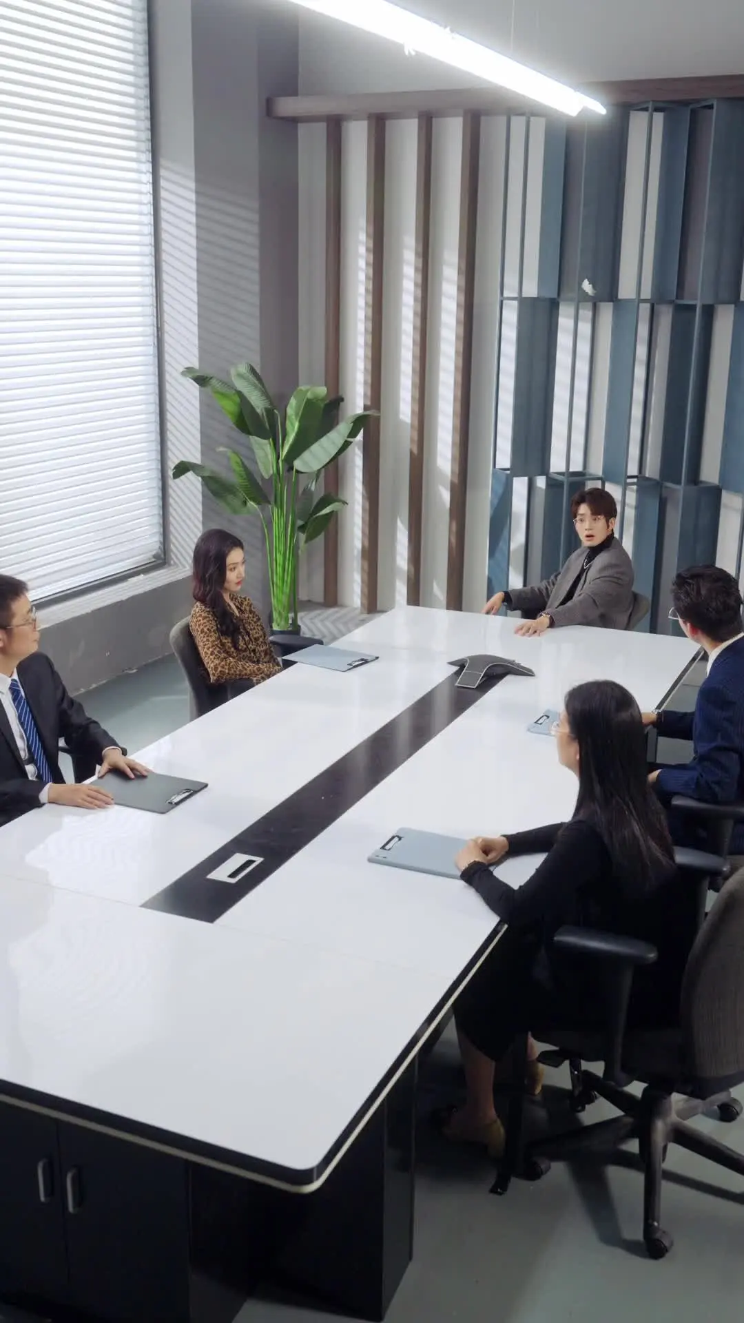 Episode 77 of Love Breaks the Ice