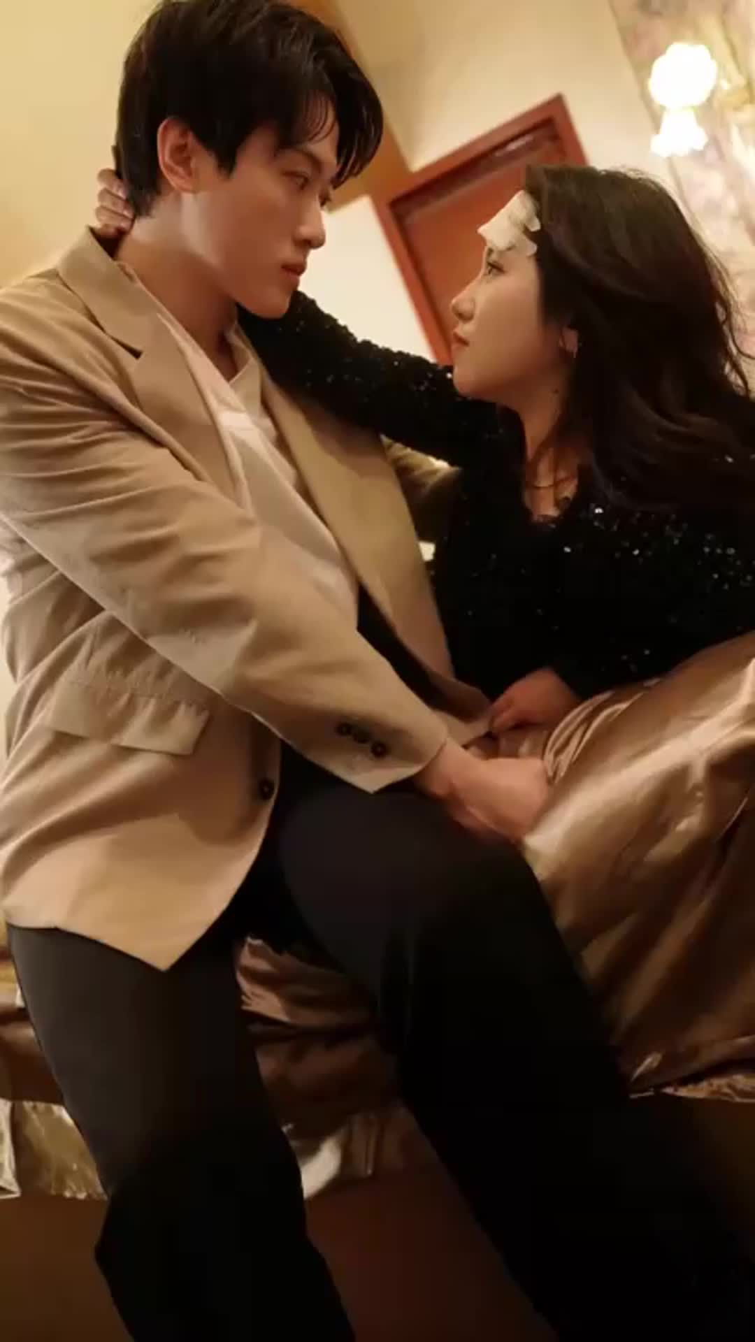 Episode 14 of Love in Her Shadow