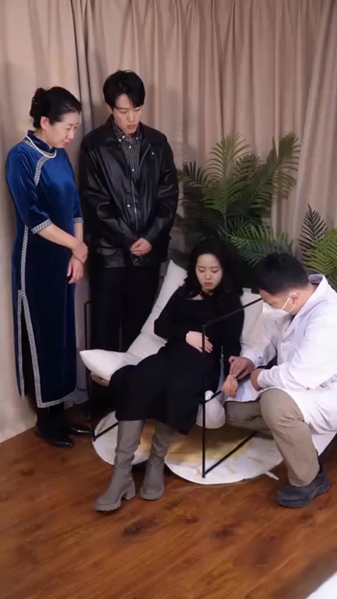 Episode 37 of Love in Her Shadow