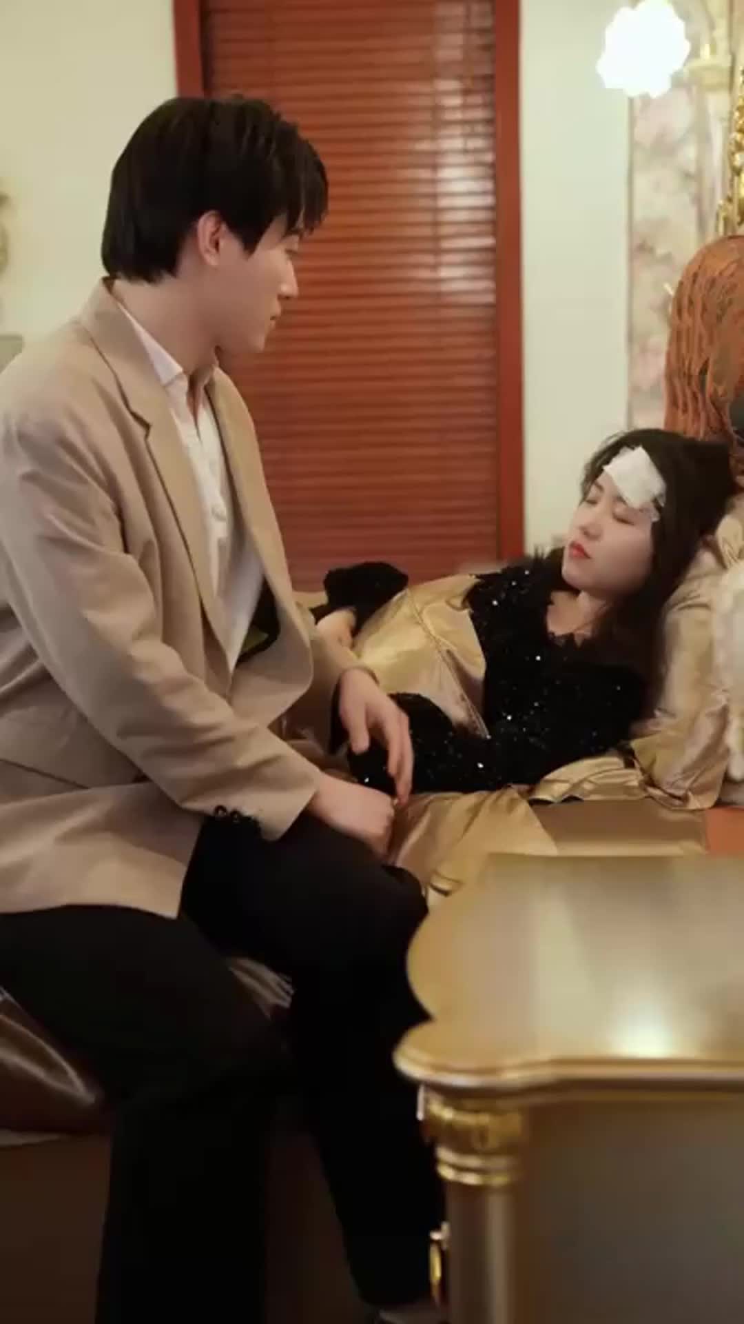 Episode 8 of Love in Her Shadow