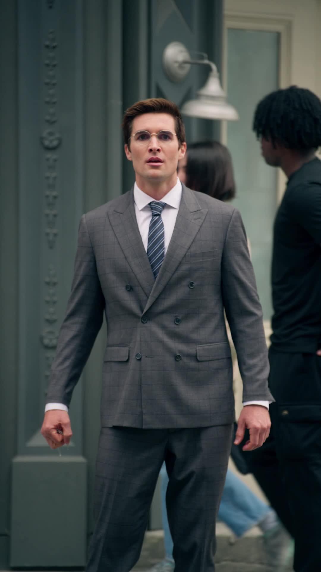 Episode 10 of Marry Me Twice, Mr. Grant
