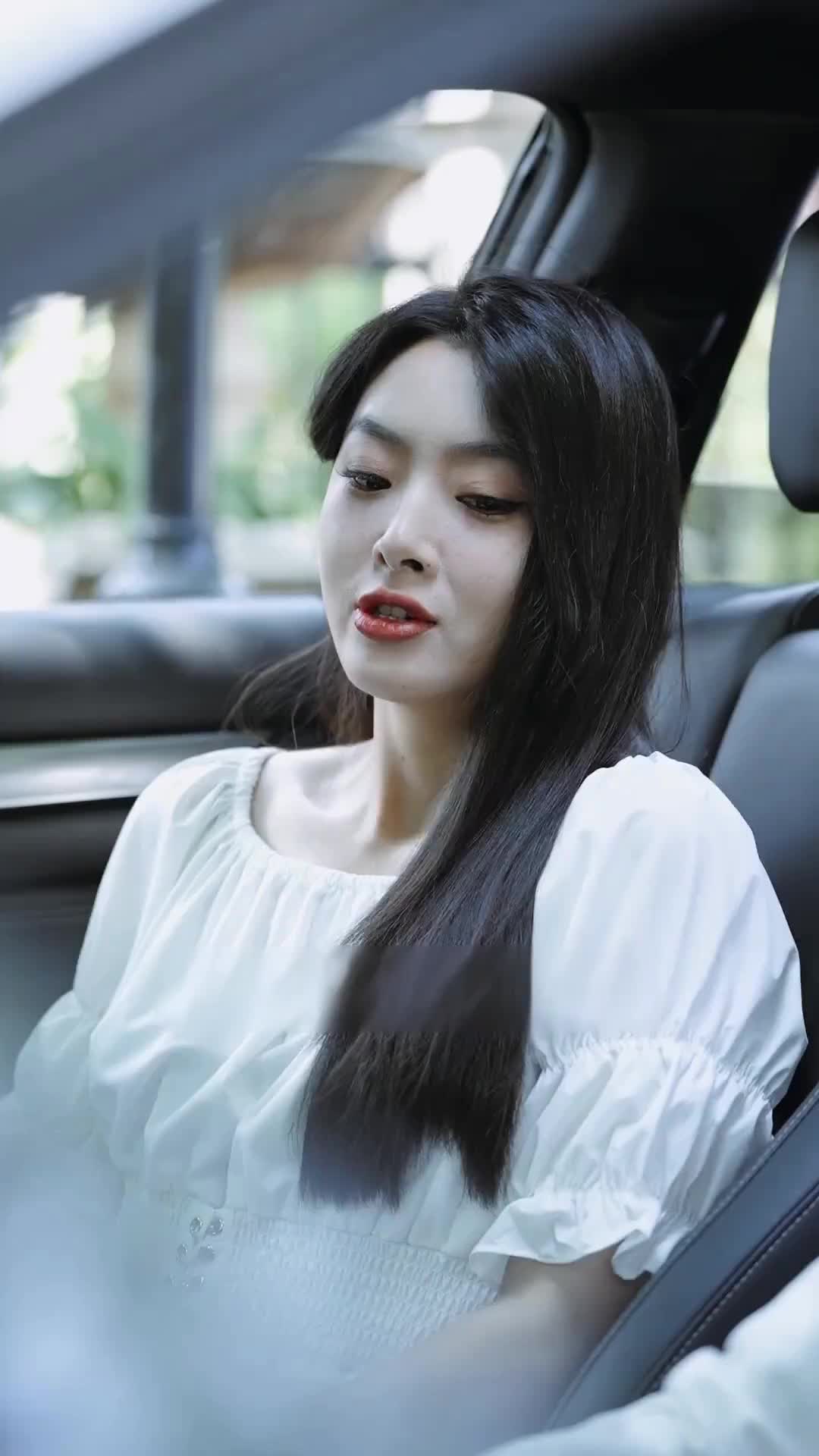 Episode 33 of Marry My Ex's Boss After Divorce