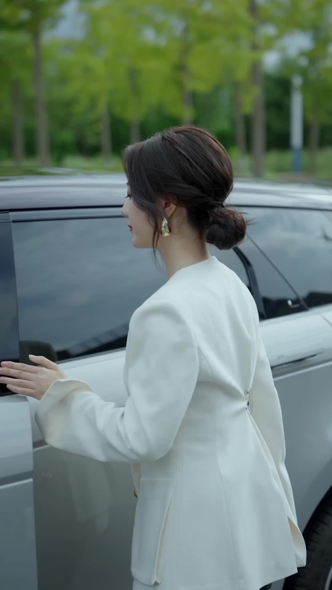 Episode 33 of Marrying the Undercover Powerhouse