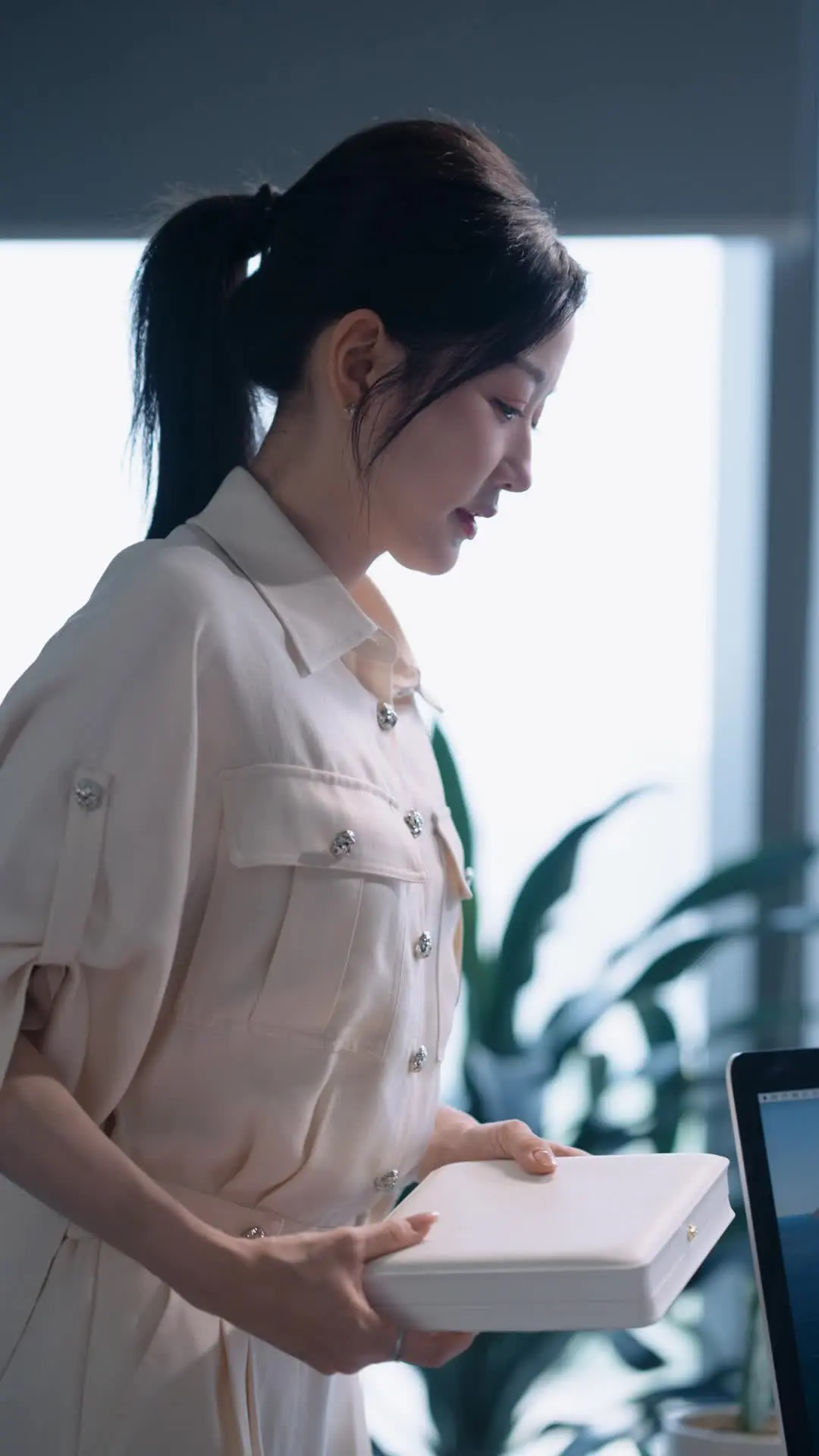 Episode 19 of Miss Secretary, You Stole His Heart