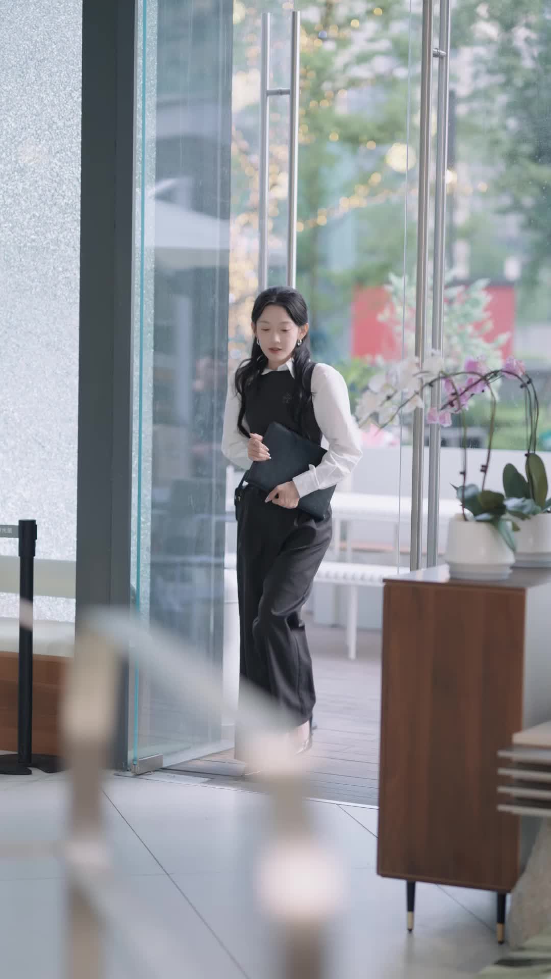 Episode 63 of Miss Secretary, You Stole His Heart