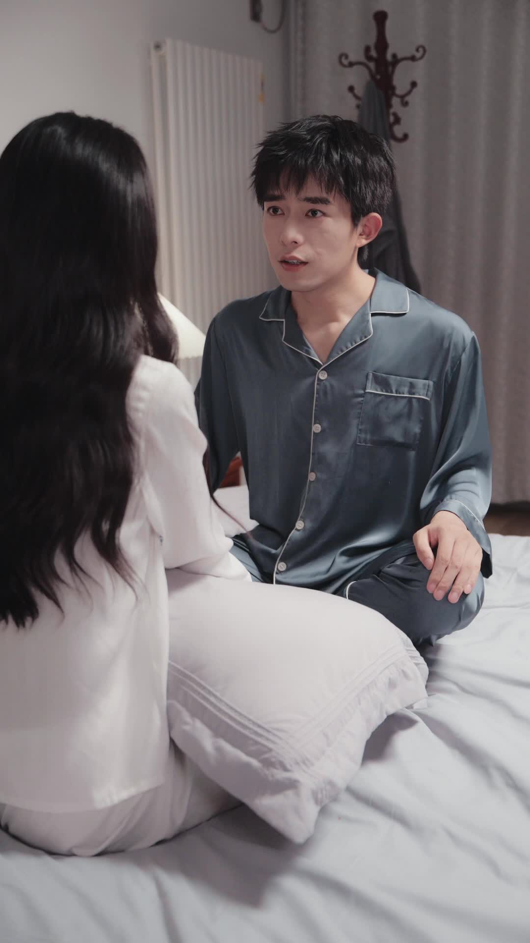 Episode 16 of Mr. & Mrs. Smith: Pretending to Be CEO‘s Penniless Lover