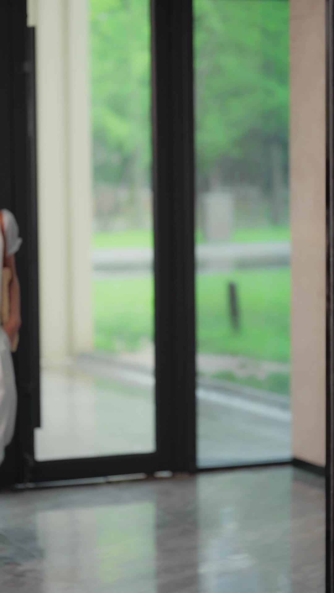 Episode 18 of Mr. & Mrs. Smith: Pretending to Be CEO‘s Penniless Lover