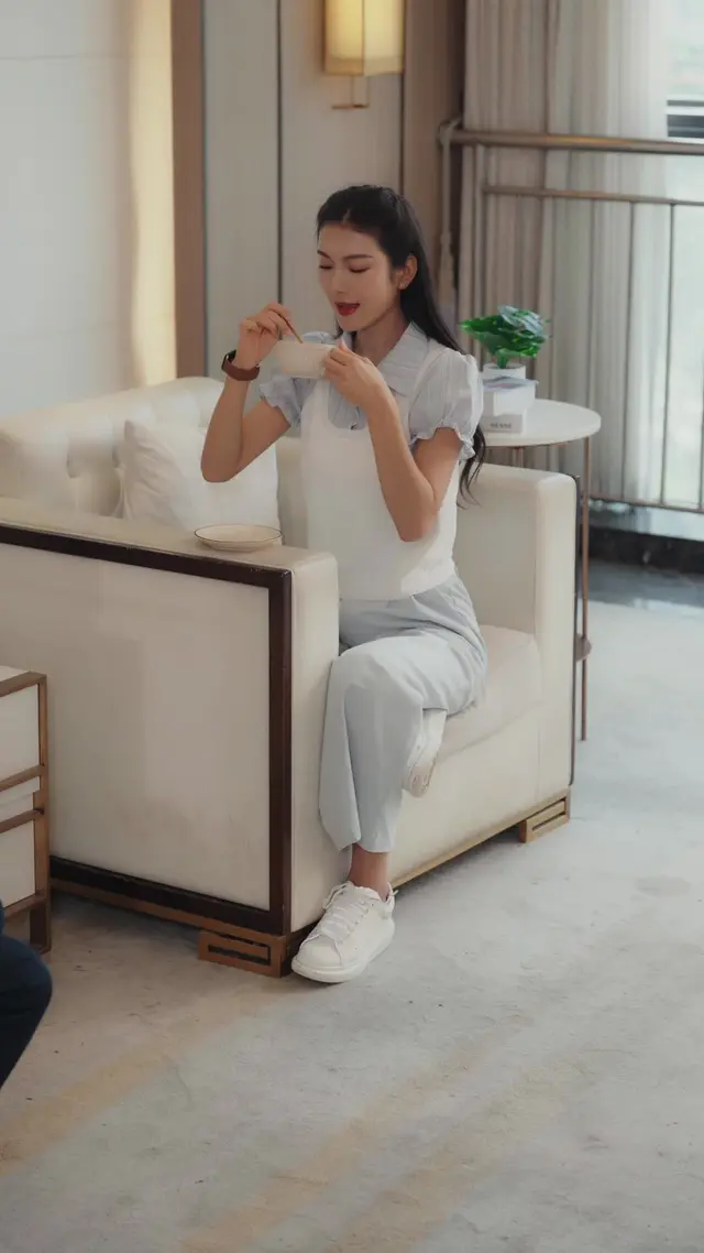 Episode 20 of Mr. & Mrs. Smith: Pretending to Be CEO‘s Penniless Lover