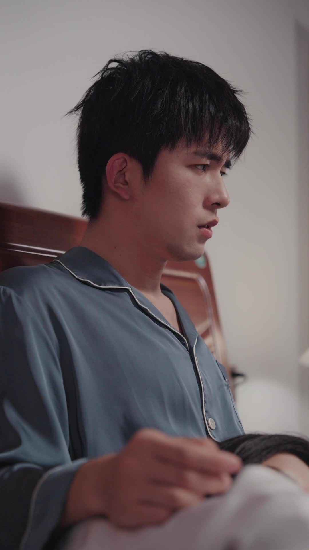 Episode 28 of Mr. & Mrs. Smith: Pretending to Be CEO‘s Penniless Lover