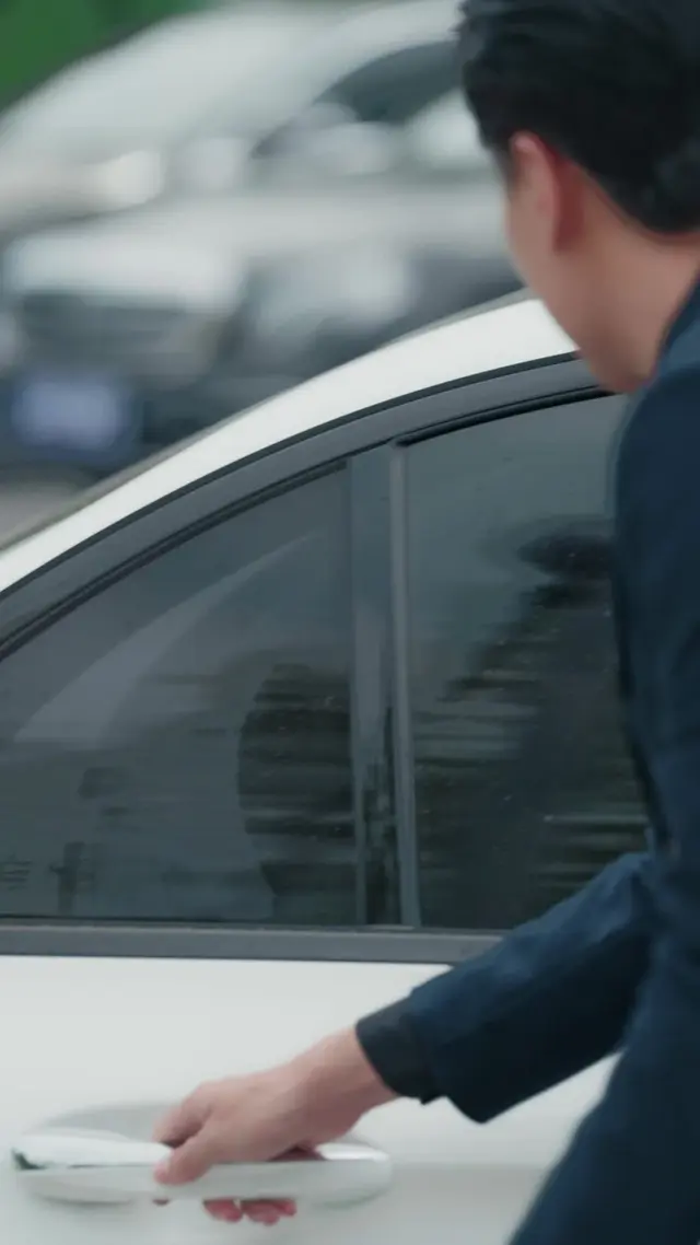 Episode 3 of Mr. & Mrs. Smith: Pretending to Be CEO‘s Penniless Lover