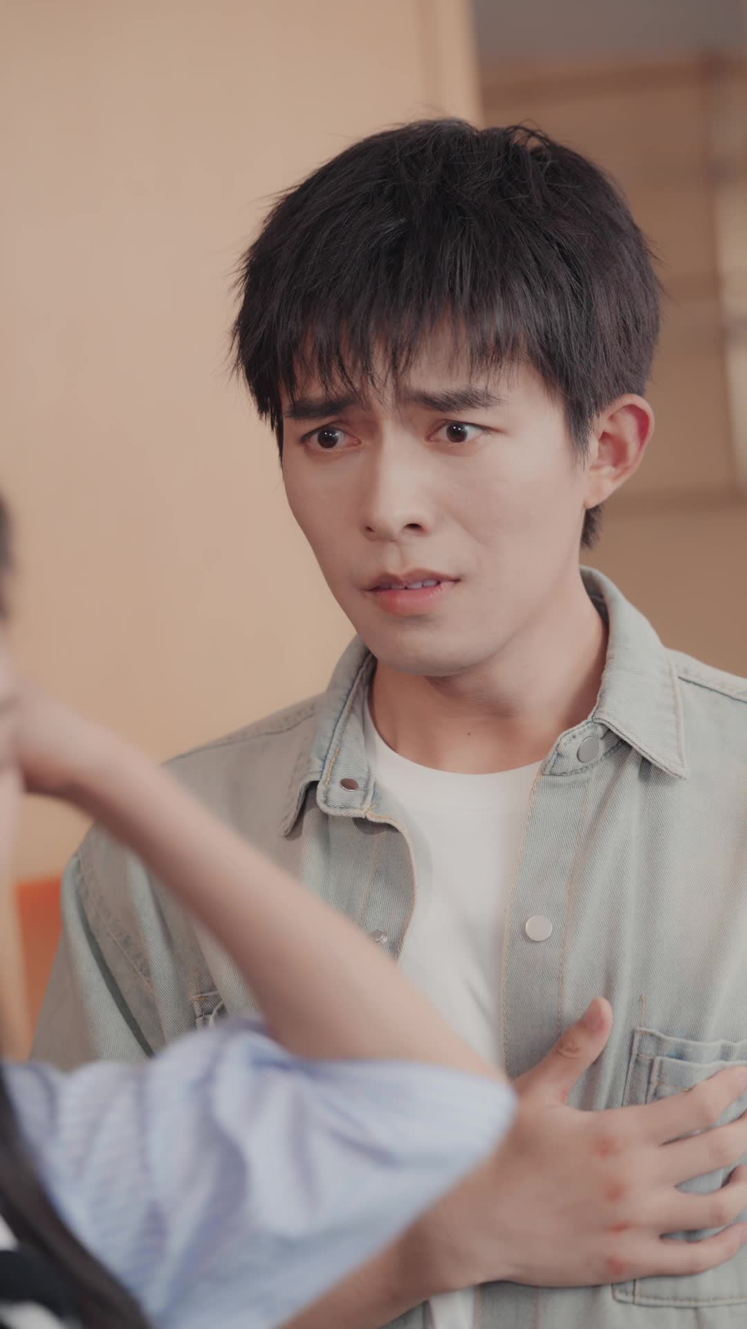 Episode 34 of Mr. & Mrs. Smith: Pretending to Be CEO‘s Penniless Lover