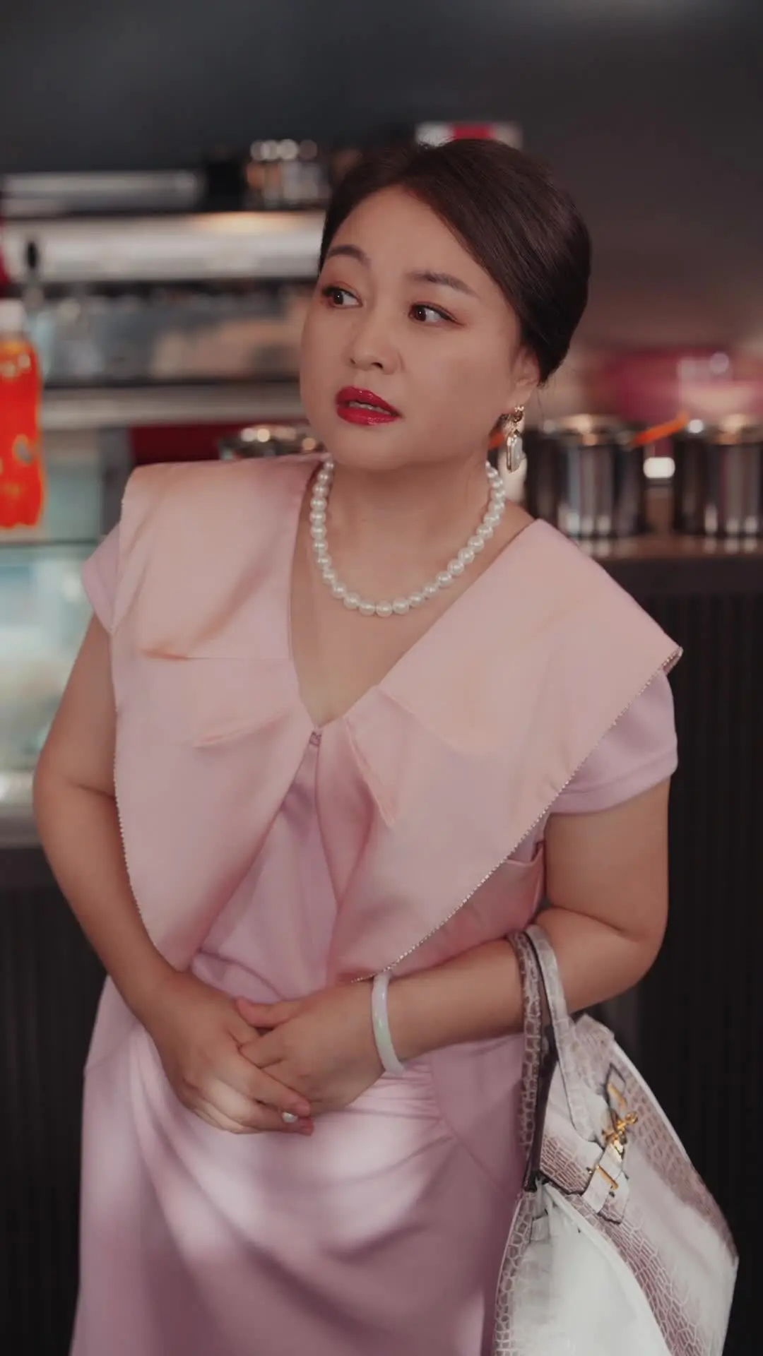 Episode 38 of Mr. & Mrs. Smith: Pretending to Be CEO‘s Penniless Lover