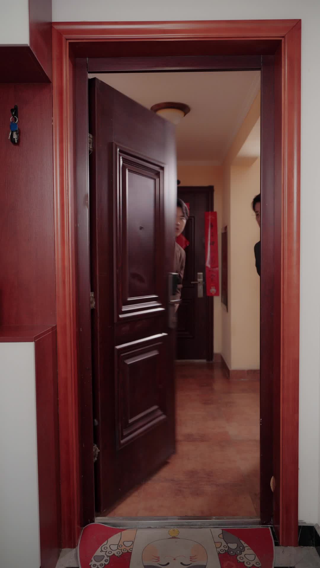 Episode 5 of Mr. & Mrs. Smith: Pretending to Be CEO‘s Penniless Lover