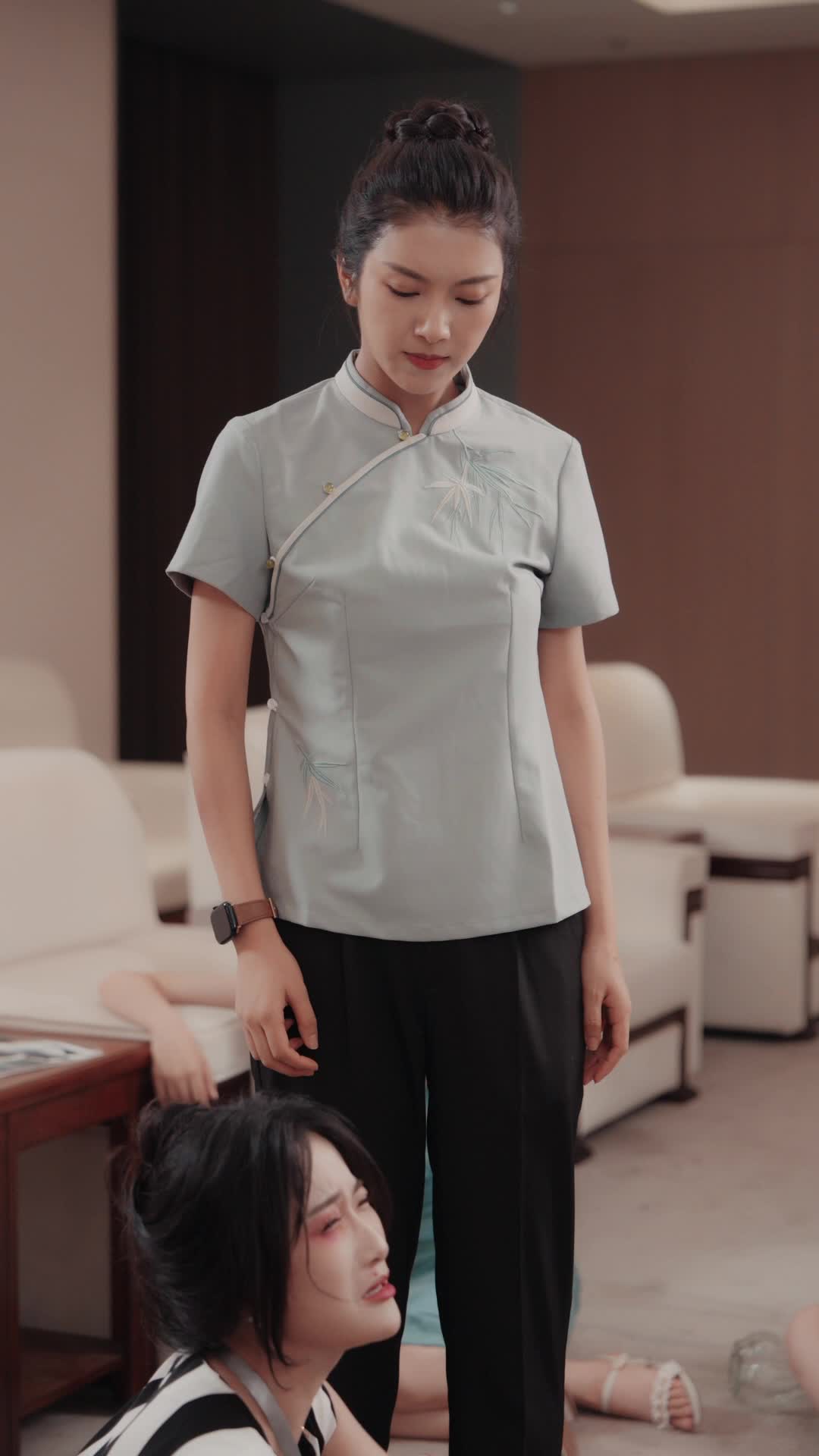 Episode 56 of Mr. & Mrs. Smith: Pretending to Be CEO‘s Penniless Lover