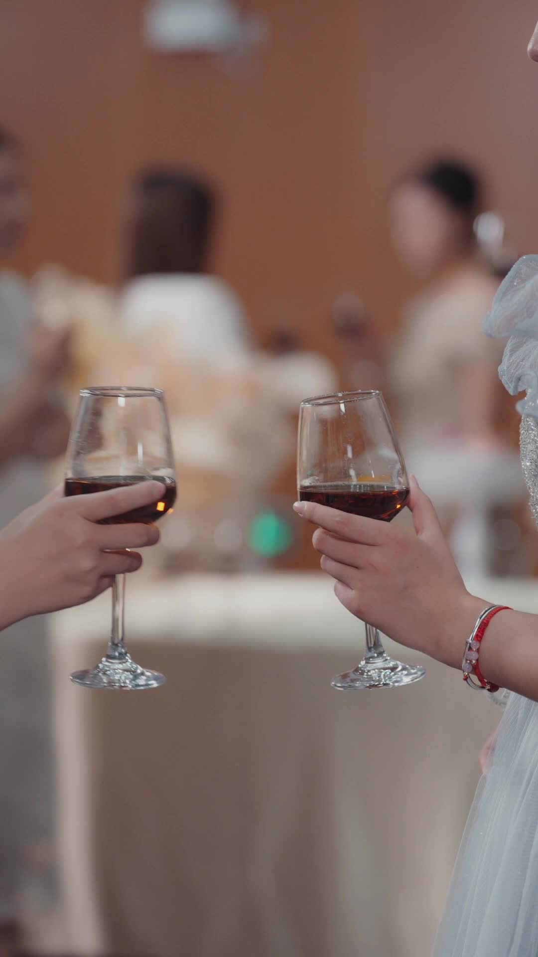 Episode 62 of Mr. & Mrs. Smith: Pretending to Be CEO‘s Penniless Lover