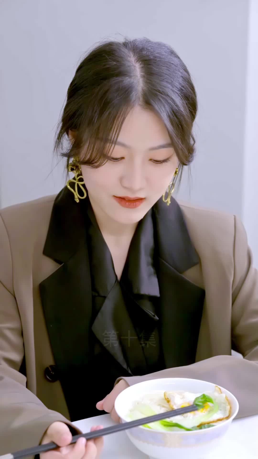 Episode 10 of Ms. CEO's Miracle Healer Boyfriend