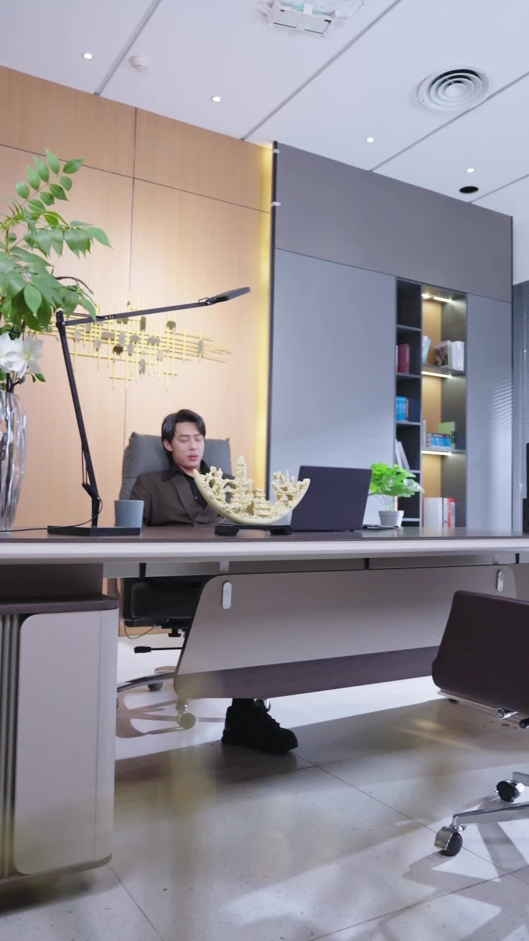 Episode 44 of My Bestie Wants My One-Night Stand CEO