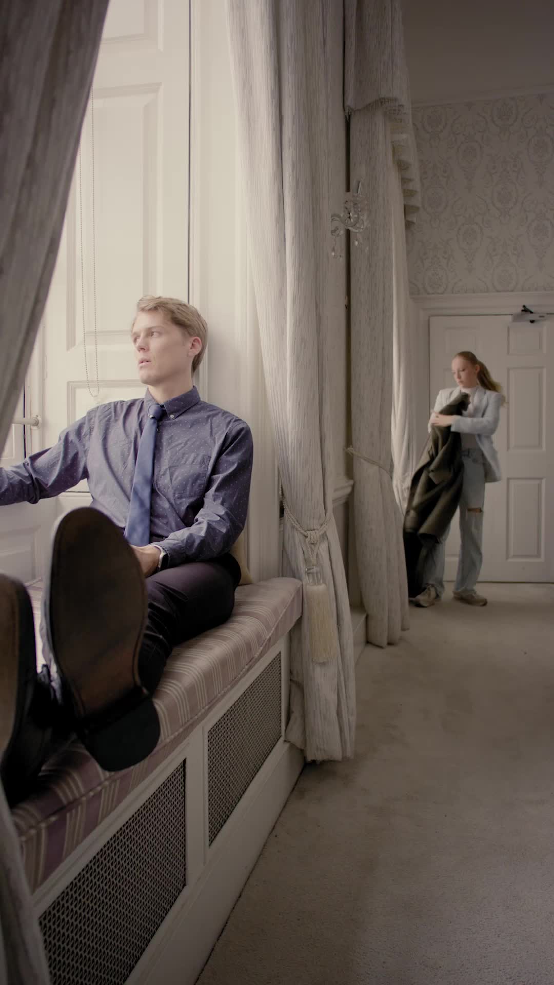 Episode 12 of My Billionaire Husband Left Me for Him？