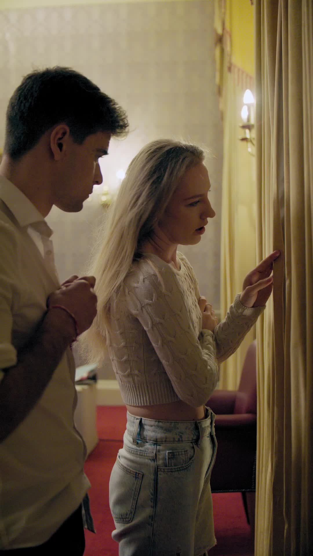 Episode 42 of My Billionaire Husband Left Me for Him？