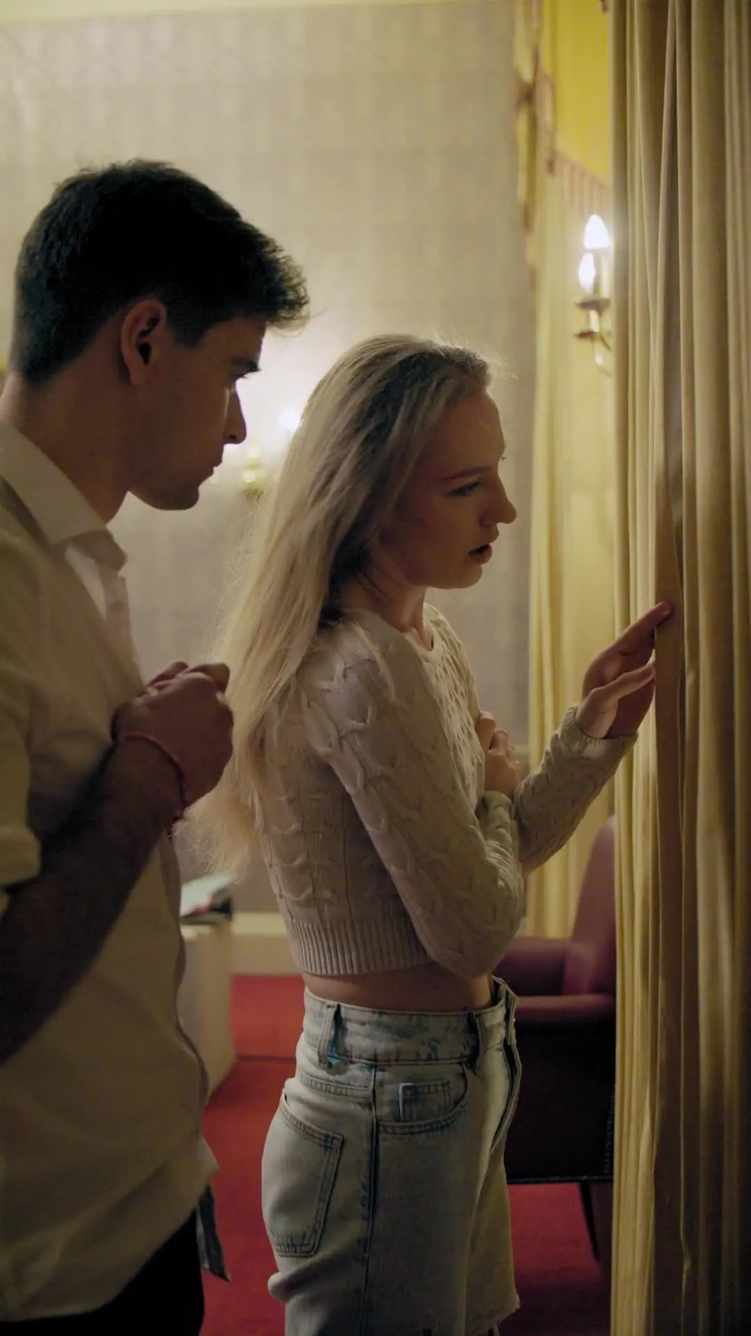 Episode 42 of My Billionaire Husband Left Me for Him？