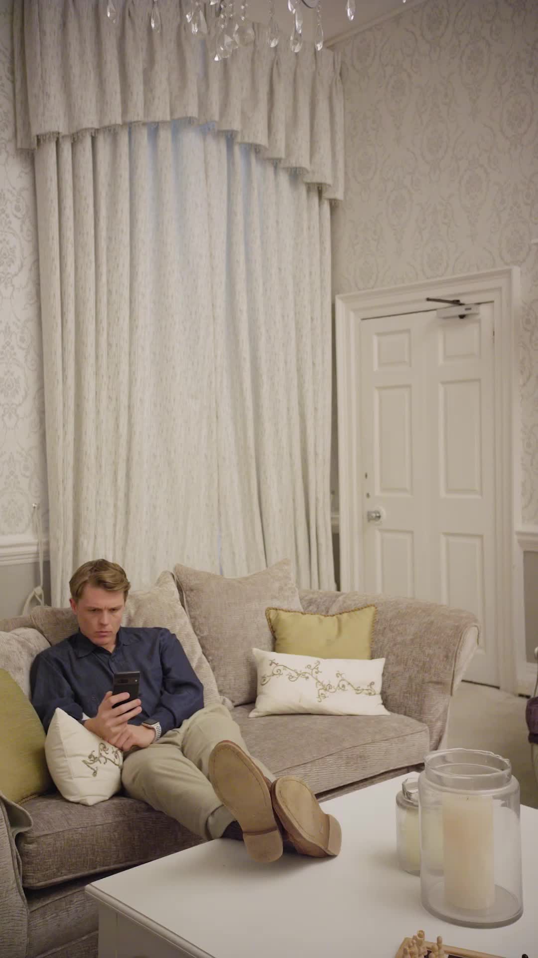 Episode 6 of My Billionaire Husband Left Me for Him？