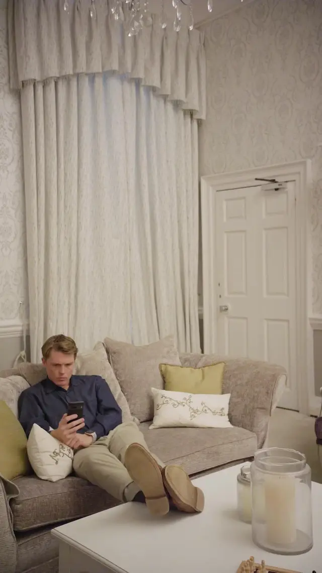 Episode 6 of My Billionaire Husband Left Me for Him？